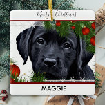 Svart lab jul - Cute Hund Puppy Labrador Julgransprydnad Keramik<br><div class="desc">Dekorera träd och hem den här julhelgen med den här beundransvärda prydnaden och matchande dekanten i Black Labrador. Anpassa med namn på framsidan och året på baksidan. Denna svarta labradochristmas-ornament kommer att vara en favorit bland arbetsladden älskare. Besök vår samling för att hitta matchande svart lab julklappar, hemdekanter och gåvor....</div>