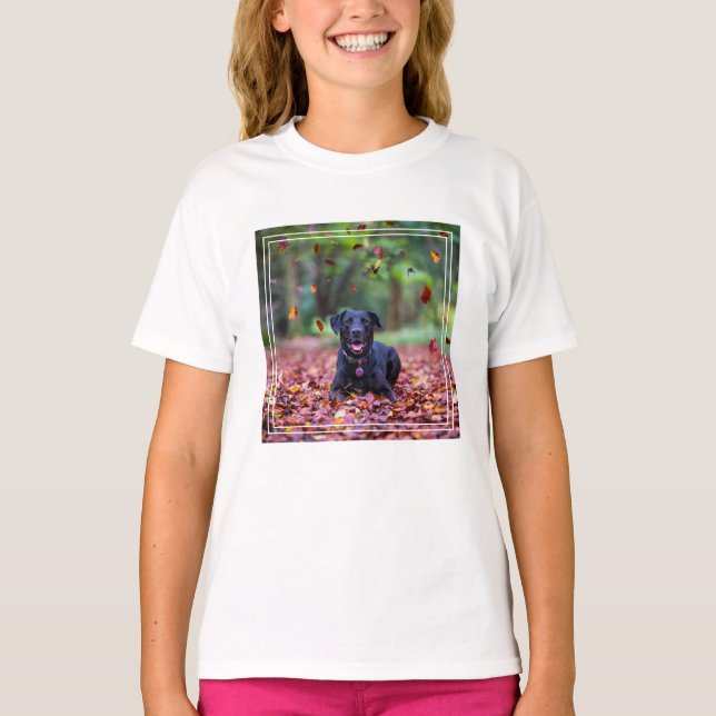 Svart labrador i Höst löv T Shirt (Framsida)