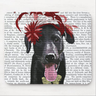 Svart labrador med röd fascinator musmatta