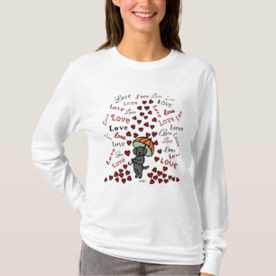 Svart Labrador och regnar av hjärtor Tee Shirt