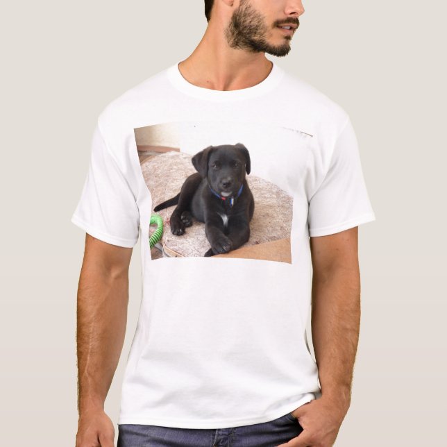 Svart Labrador Retriever Valp T-shirt (Framsida)