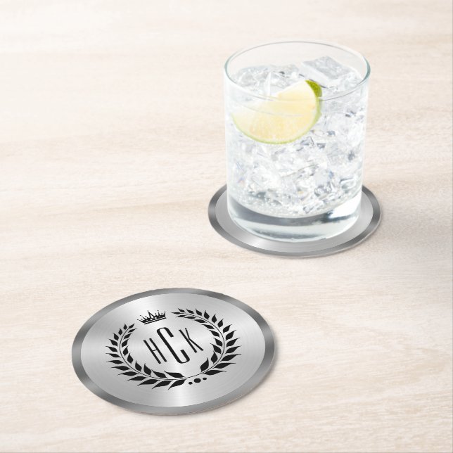 Svart lagerkrans på anpassad silvermonogram underlägg papper rund (Insitu)