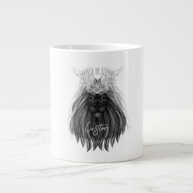 Svart Lejon med Antlers Krona och Monogram Jumbo Mugg (Framsidan)