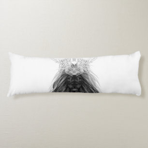 Svart Lejon med Antlers Krona och Monogram Kroppskudde