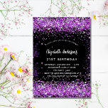 Svart lila glitter glamous inbjudan vykort<br><div class="desc">En modern,  snyggt och glamorös inbjudan till en 21:a (eller vilken ålder som helst) födelsedagsfest. En svart bakgrund med lila faux glitter stoft. Namn är skrivet med ett modernt handskript i stil. Anpassa och lägg till information om party.</div>