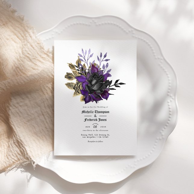 Svart Lila Guld Blommig Gotisk Bröllops QR-kod Inbjudningar (Black Purple Gold Floral Gothic Wedding QR Code Invitation)