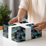 Svart ljusglödsken Julafton Bell och ljus Mönster Presentpapper<br><div class="desc">Vi presenterar vårt svarta ljus - nyans - julklapp och ljus mönster! Den här svarta ljussken gör att din Julklapp glöd glöder! Neon Bell och Candle mönster är perfekt för alla, särskilt barn. Den här designen har metallisk färg och är festlig, och får dina gåvor att framträda under träd. Slå...</div>
