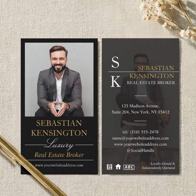 Svart Lyx Fastighetsmäklare Professionell Visitkort (Black Gold Luxury Real Estate Broker Professional Business Card)
