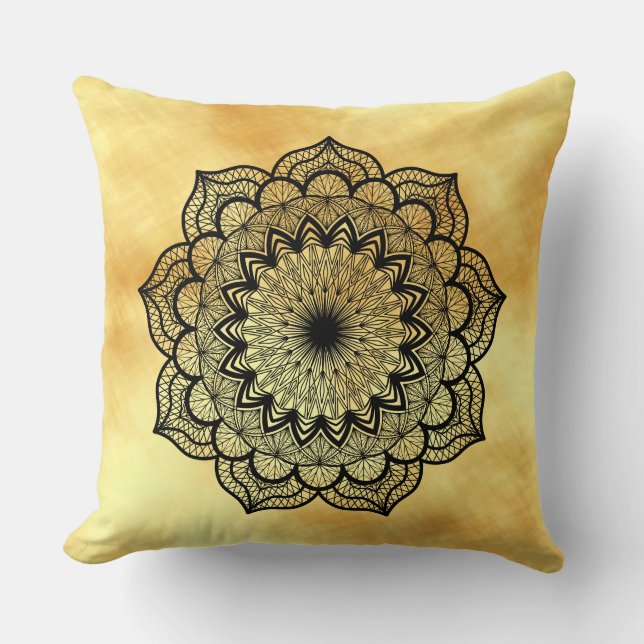 Svart Mandala på mjuk guld bakgrund Kudde (Framsida)