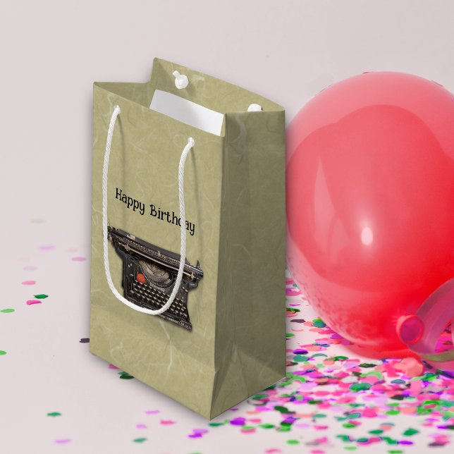 Svart manuell gammal skrivmaskin på Tan (Black manual old time typewriter on marbled look tan Happy Birthday gift bag.)
