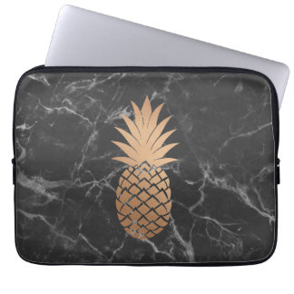 Svart marmor och rosa guld- ananaslaptop sleeve