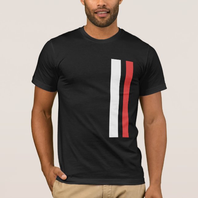Svart med röd och vit Linjer t-Shirt (Framsida)