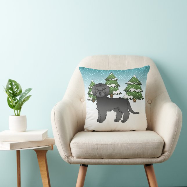 Svart Mini Goldendoodle Hund I En Vinter Skog Kudde (Stol)