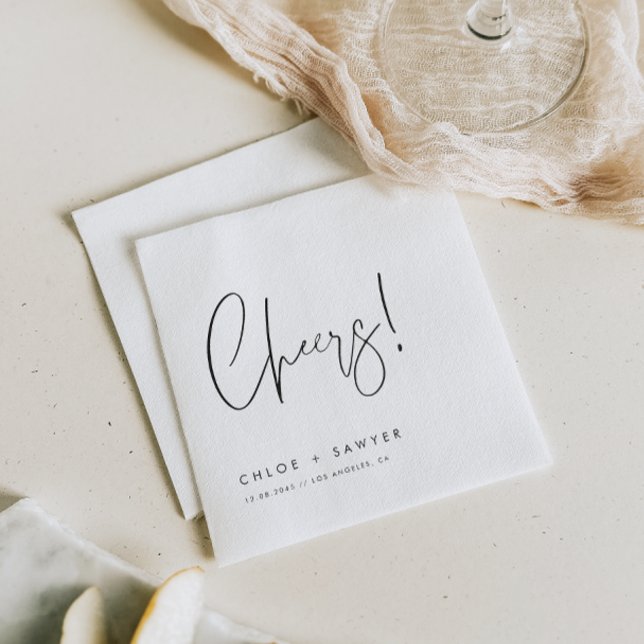 Svart, minimalistiskt, handskrivet skript Bröllop Pappersservett (Minimal and modern, these wedding napkins feature “Cheers!” in calligraphy paired with a clean font.)