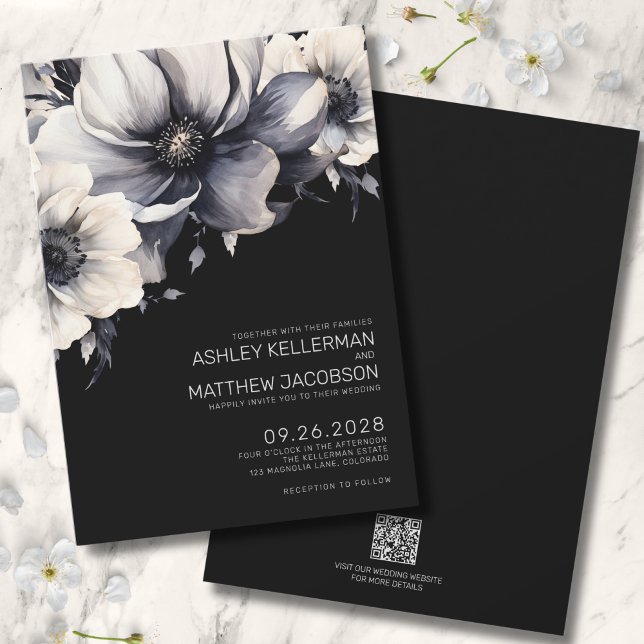 Svart Modern Elegant Blommig Bröllop Inbjudningar (QR Code Budget Modern Elegant Black Floral Wedding Invitation)