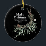 Svart, modern elegant vattenfärg botaniskt julgransprydnad keramik<br><div class="desc">Svart modern elegant,  rustik vattenfärg,  torkad botanisk blommigt muterade färg helgdag juldekoration.</div>