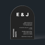 Svart, modern, minimalistisk bröllopsinbjudan inbjudningar<br><div class="desc">På framsidan av det här trendiget finns ett modernt,  djärvt inbjudningskort för bröllopet med vita bokstäver på en svart bakgrund. Kortets baksida är svart. Ett fint bröllopsinbjudningskort som är enkelt att anpassa onlinen innan du beställer.</div>