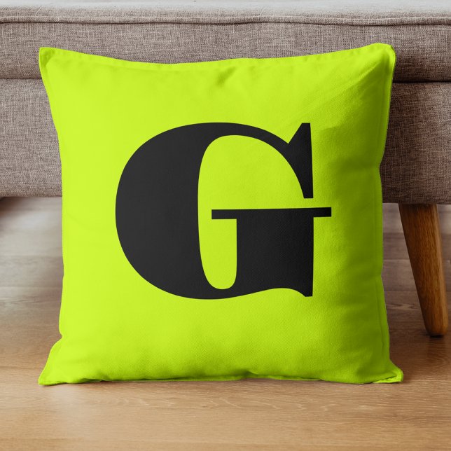 Svart Modernt Monogram | Neon Limegrön Gul Kudde (Skapare uppladdad)