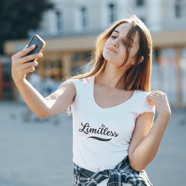 Svart, modernt skript får inte innehålla några beg t shirt (Skapare uppladdad)