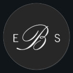 Svart monogram circle Wedding Stickers, Elegant Runt Klistermärke<br><div class="desc">Anpassa den här eleganten för snyggt av chic i monogram svartvit . Modern skarp design med vit text och svart bakgrund. Alla andra matchande produkter finns i en samling.</div>