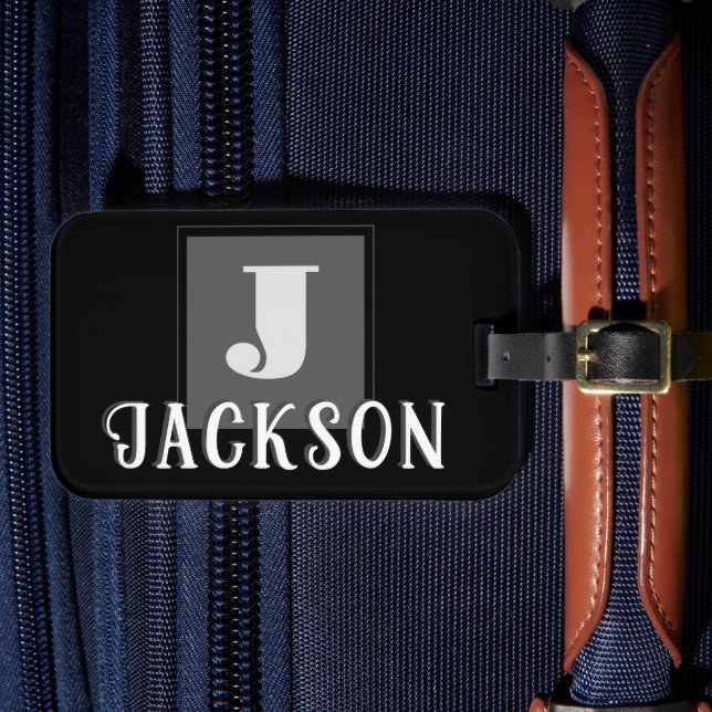 Svart monogram stor initial bagagebricka (Framsida Insitu 4)