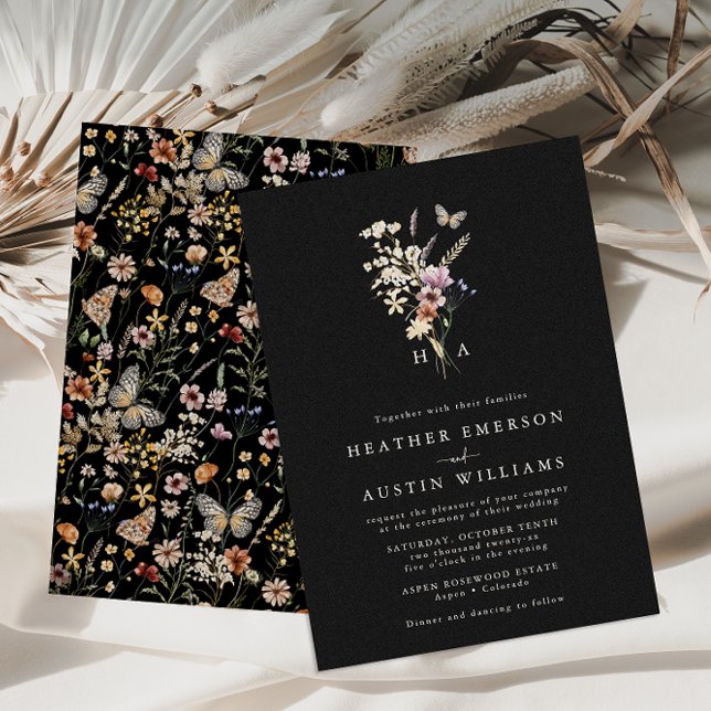 Svart monogrambröllop - inbjudan (Floral Monogram Black Boho Wedding Invitation with Butterfly by Painted Paperie)