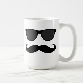 Svart mustasch- och solglasögonhumor kaffemugg