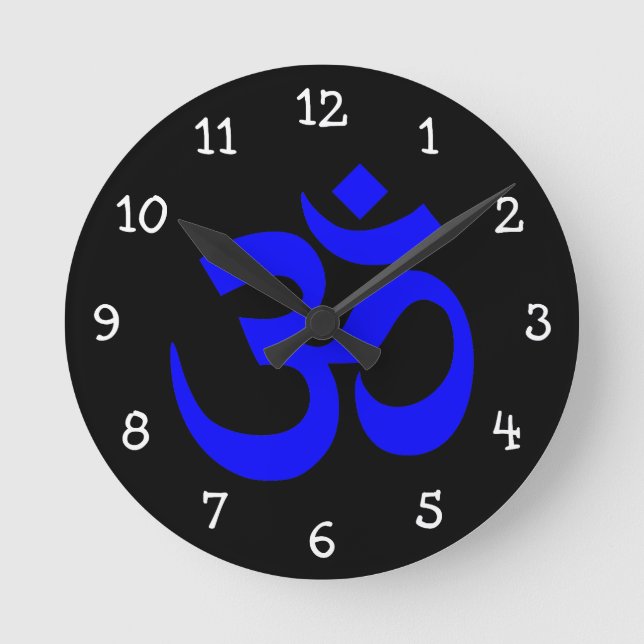 Svart och blåttOm-symbol Rund Klocka (Framsida)
