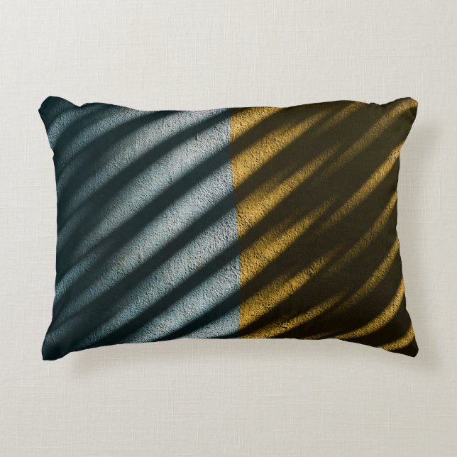 SVART OCH BROWN STRIPED TEXTILE PRYDNADSKUDDE (Framsidan)
