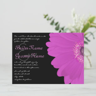 Svart och Fuchsia Gerber Daisy bröllopsinbjudan Inbjudningar