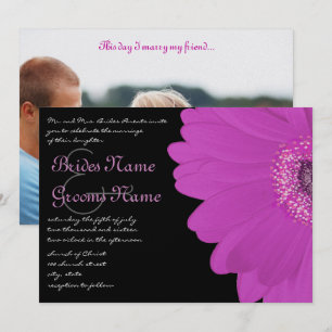 Svart och Fuchsia Gerber Daisy bröllopsinbjudan Inbjudningar