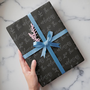 Svart och grått lövverk Ditt familjenamn jul Presentpapper