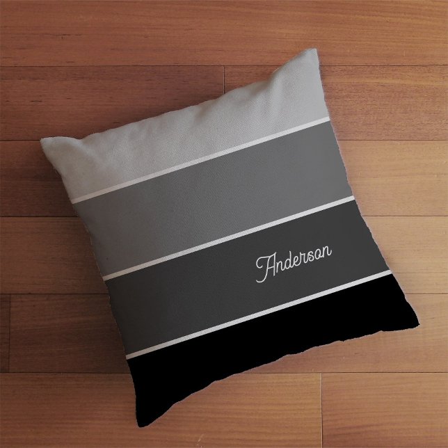 Svart och Grått | Ombre Rand med skript Kudde (A neutral black and gray striped pillow with your name in script)