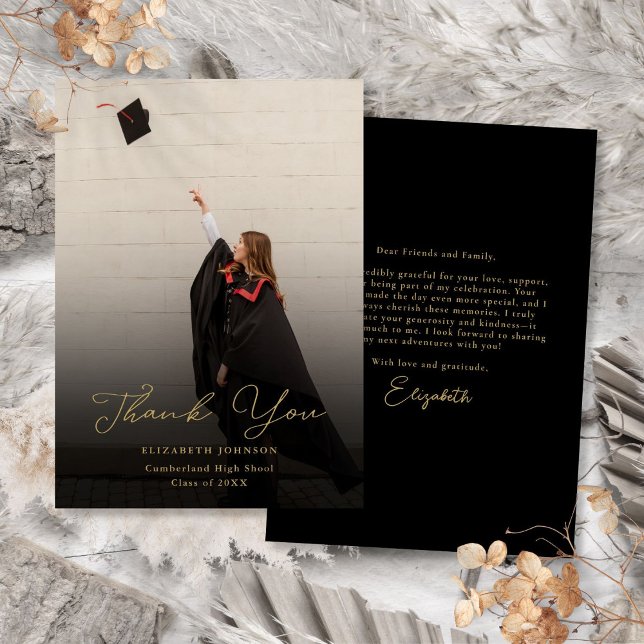 Svart och Guld-Elegant, fotoskript Studenten Tack Kort (Black And Gold Elegant Photo Script Graduation Thank You Card)