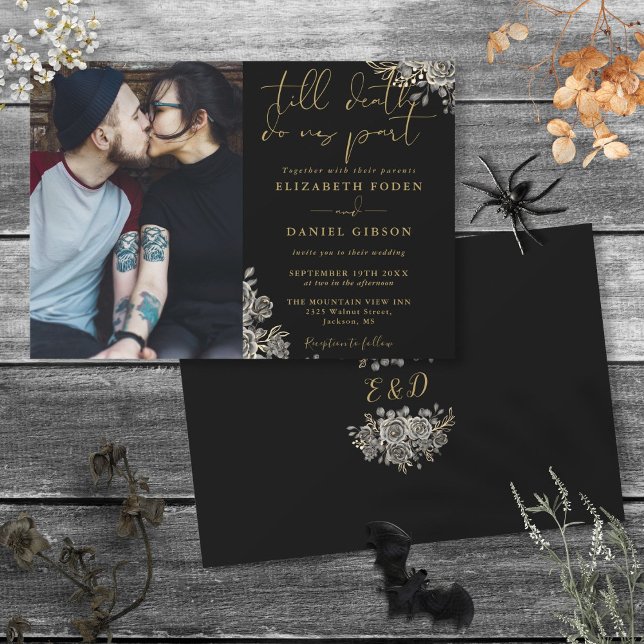 Svart och guld gotiska rosor blomsterfoto bröllop inbjudningar (Black And Gold Gothic Roses Floral Photo Wedding Invitation)