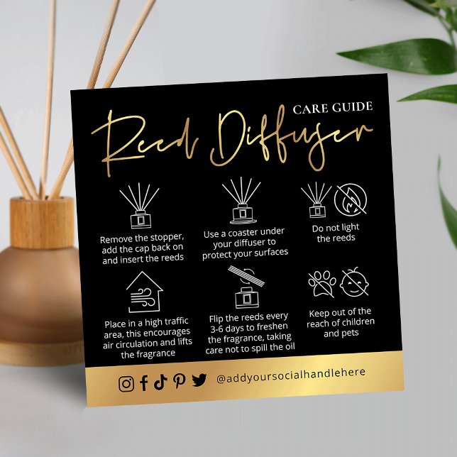Svart och Guld-Logotyp med läsinstruktioner Fyrkantigt Visitkort (Luxurious black and gold reed diffuser care cards with space for your logo)
