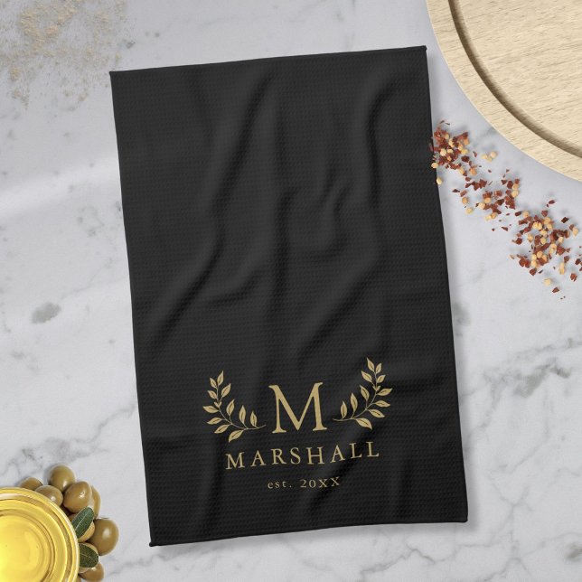Svart Och Guld Modern Blommig Monogram Familjenamn Kökshandduk (Black And Gold Modern Floral Monogram Family Name Kitchen Towel)
