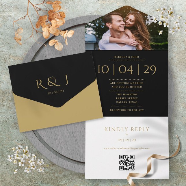 Svart och guld Monogram QR-kod Foto Bröllopsdatum (Black And Gold Monogram QR Code Photo Wedding Date All In One Invitation)