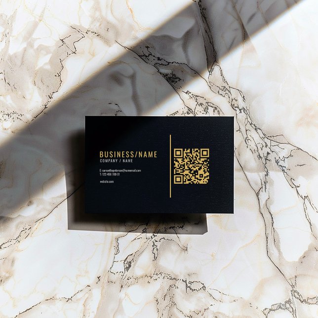 Svart och guld QR-kod visitkort (Black and gold coloured QR code business card with space for your own QR code.)