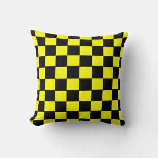 Svart och Gult Checkerboard Mönster Kudde