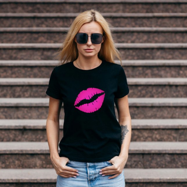 Svart och het rosa ombré läppstift tee shirt (Hot Pink Ombre Lipstick Kiss T-Shirt)