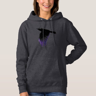 Svart och Lila Kråka Flygning T Shirt