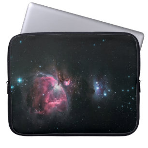 SVART OCH LILA NEBULA DIGITAL TAPET LAPTOP FODRAL