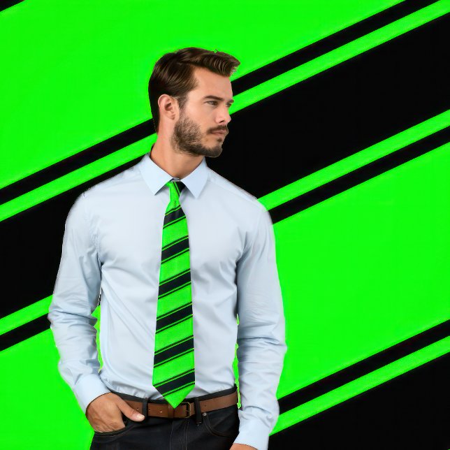 Svart och nybörjare Grönt Diagonal Rand Tie Slips (Man wears a necktie with paired thick and thin black stripes on a neon/lime green.)