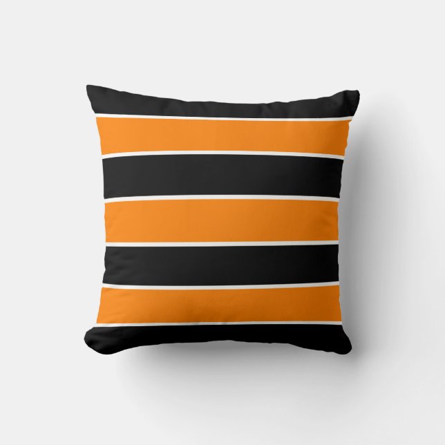 Svart och Orange Rand Kudde (Framsida)