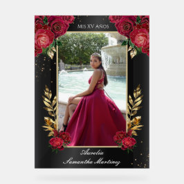 Svart och röd Quinceañera-inträdeskaraktär