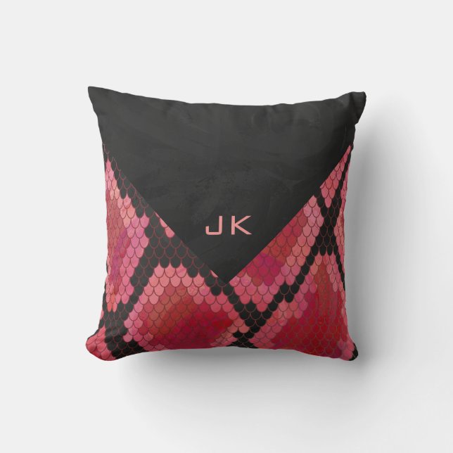 Svart och röd utskrift av orm i monogram kudde (Framsida)
