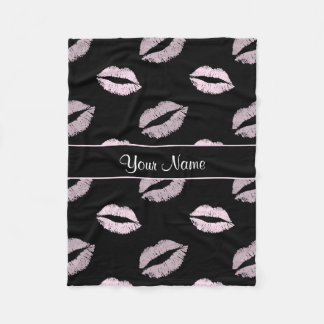 Svart- och rosakyssar fleecefilt