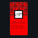 SVART OCH RÖTT SQUARE DAMASK MONOGRAM, FRAKTSEDEL<br><div class="desc">Elegant,  klass och unik utformning av Bulgan Lumini (c).Lätt att anpassa med din egen text som en märkre för bröllopsförmån,  osa ,  spara-till-datum,  tack för etiketter,  möhippor,  födelsedagsfester: söt 16, quinceanera,  Bat mitzvah,  returetiketter,  förlovning duschar,  nyfödsel,  babyduschar studenten,  årsdagar eller vad du vill!</div>