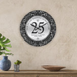 Svart och Silver-snurra runt Ram 25 Bröllop Stor Klocka<br><div class="desc">Svart och lyxglänsande silver cirkelformade 25:e bröllop-årsdagen av väggutbyggnaden. Silver bröllop-årsdagen. Anpassningsbarnas svarta typografi.</div>